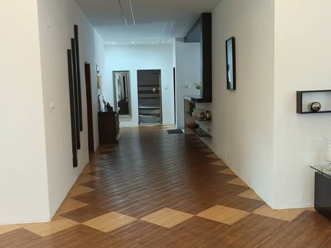 Vende-se uma moradia geminadas inacabadas no Triunfo novo em Costa de Sol